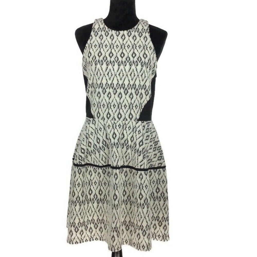 Topson Downs NEW Black & White Jacquard Knit Dress